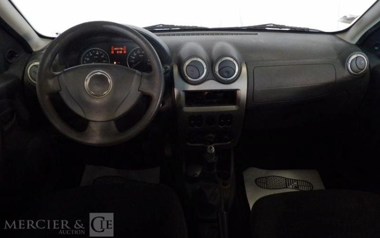 DACIA SANDERO GRIS BD-042-JS
