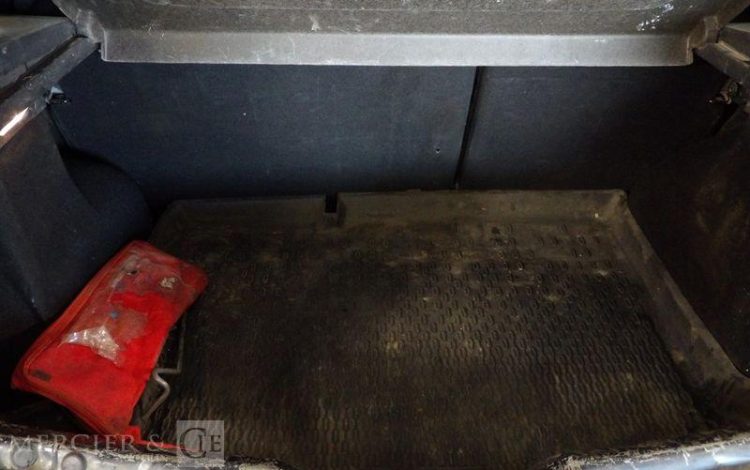 DACIA SANDERO GRIS BD-042-JS