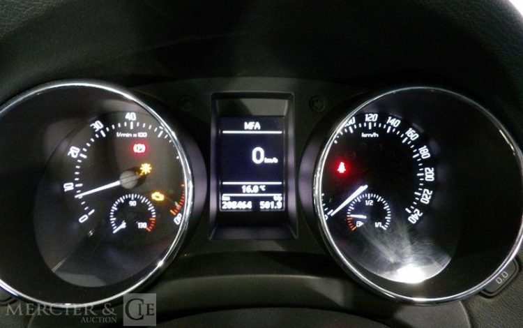 SKODA YETI 1.2 TSI 105CH AMBITION 4X2 GRIS BQ-305-WM