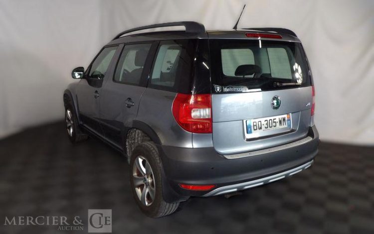 SKODA YETI 1.2 TSI 105CH AMBITION 4X2 GRIS BQ-305-WM