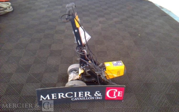 BRISEUR DE CARRELAGE SUR CHARIOT  BRI010002
