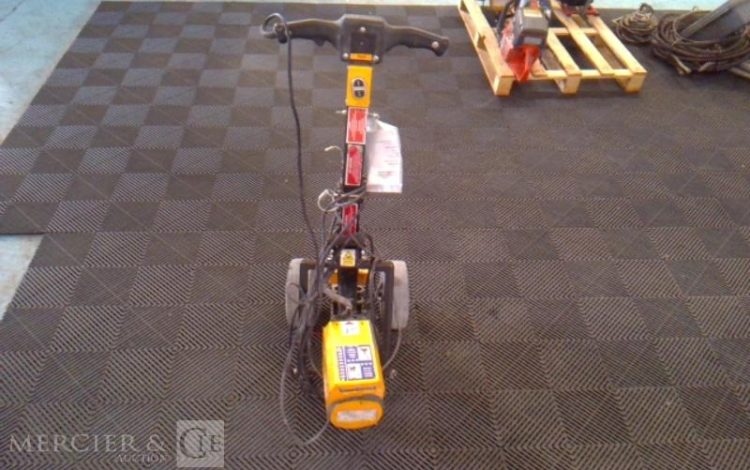 BRISEUR DE CARRELAGE SUR CHARIOT  BRI010002