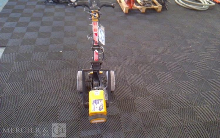 BRISEUR DE CARRELAGE SUR CHARIOT  BRI010158