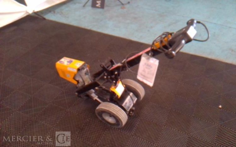 BRISEUR DE CARRELAGE SUR CHARIOT  BRI010158