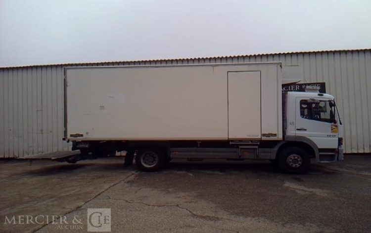 MERCEDES ATEGO 1317 CAISSE HAYON FRIGO 4X2 PTAC 13500KG  BS-919-ZM