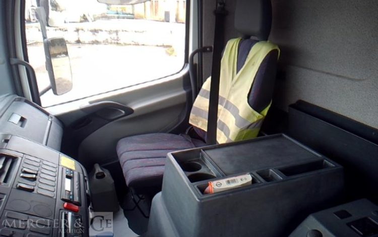 MERCEDES ATEGO 1317 CAISSE HAYON FRIGO 4X2 PTAC 13500KG  BS-919-ZM