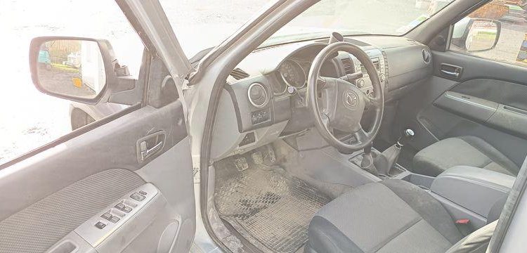 MAZDA BT50 PICKUP 2.5 MRZ-CD 4×4  DOUBLE CABINE 143CV – DIESEL 261179 KMS – ANNEE 2007 GRIS BV-889-SW