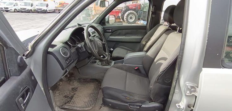 MAZDA BT50 PICKUP 2.5 MRZ-CD 4×4  DOUBLE CABINE 143CV – DIESEL 261179 KMS – ANNEE 2007 GRIS BV-889-SW