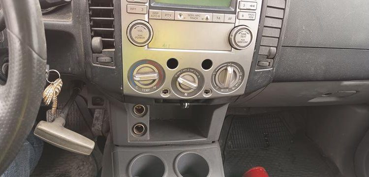 MAZDA BT50 PICKUP 2.5 MRZ-CD 4×4  DOUBLE CABINE 143CV – DIESEL 261179 KMS – ANNEE 2007 GRIS BV-889-SW