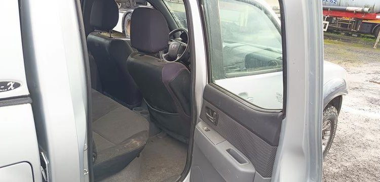 MAZDA BT50 PICKUP 2.5 MRZ-CD 4×4  DOUBLE CABINE 143CV – DIESEL 261179 KMS – ANNEE 2007 GRIS BV-889-SW