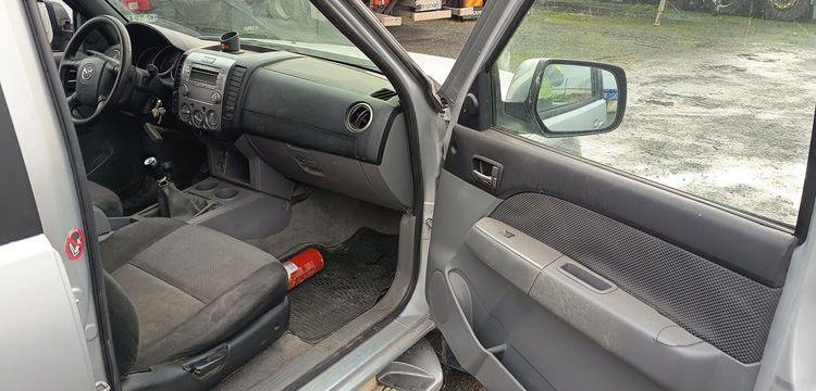 MAZDA BT50 PICKUP 2.5 MRZ-CD 4×4  DOUBLE CABINE 143CV – DIESEL 261179 KMS – ANNEE 2007 GRIS BV-889-SW