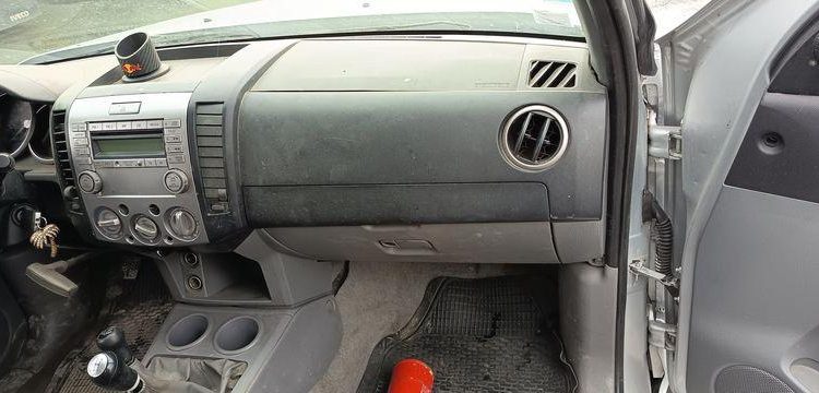 MAZDA BT50 PICKUP 2.5 MRZ-CD 4×4  DOUBLE CABINE 143CV – DIESEL 261179 KMS – ANNEE 2007 GRIS BV-889-SW