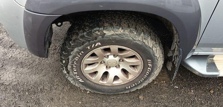 MAZDA BT50 PICKUP 2.5 MRZ-CD 4×4  DOUBLE CABINE 143CV – DIESEL 261179 KMS – ANNEE 2007 GRIS BV-889-SW