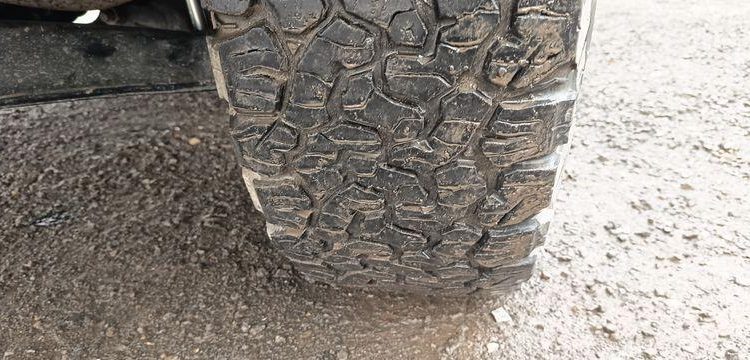 MAZDA BT50 PICKUP 2.5 MRZ-CD 4×4  DOUBLE CABINE 143CV – DIESEL 261179 KMS – ANNEE 2007 GRIS BV-889-SW