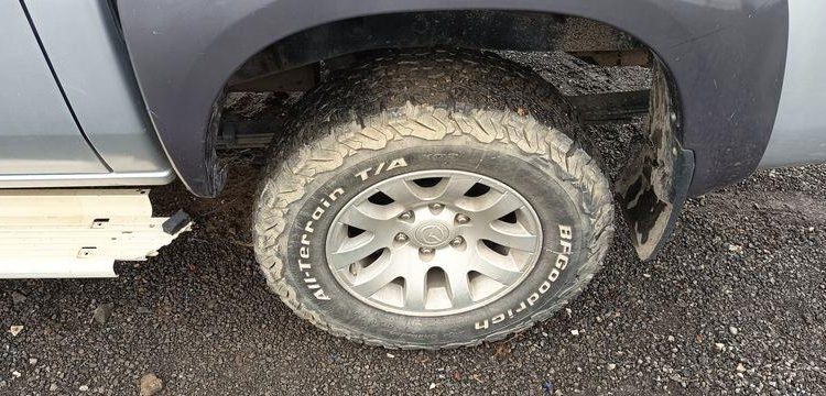 MAZDA BT50 PICKUP 2.5 MRZ-CD 4×4  DOUBLE CABINE 143CV – DIESEL 261179 KMS – ANNEE 2007 GRIS BV-889-SW