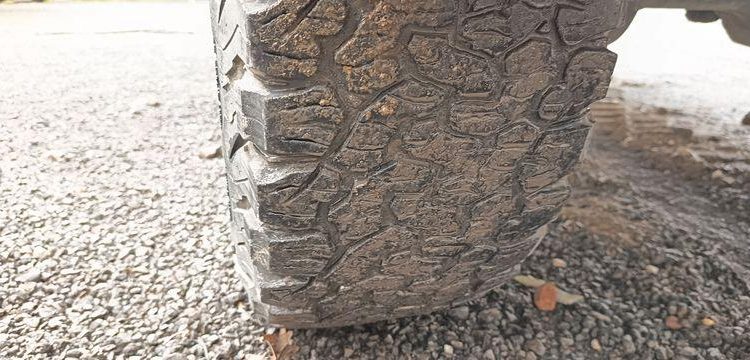 MAZDA BT50 PICKUP 2.5 MRZ-CD 4×4  DOUBLE CABINE 143CV – DIESEL 261179 KMS – ANNEE 2007 GRIS BV-889-SW