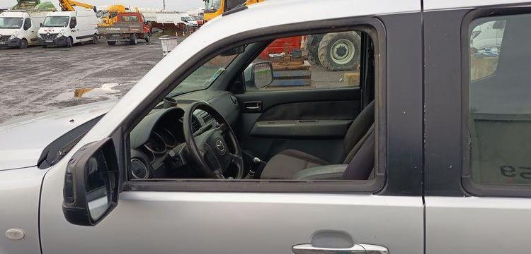 MAZDA BT50 PICKUP 2.5 MRZ-CD 4×4  DOUBLE CABINE 143CV – DIESEL 261179 KMS – ANNEE 2007 GRIS BV-889-SW