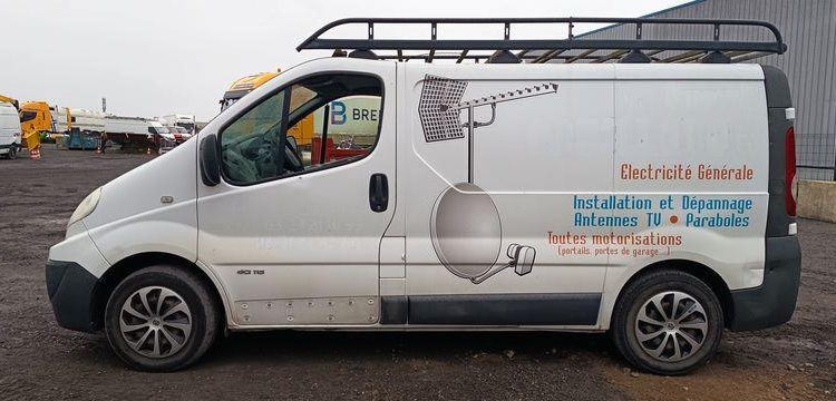 RENAULT TRAFIC II FOURGON PHASE 2 L1H1 1000kg 2.0 DCi 16V FAP 115 CV – DIESEL – AN 2011 BLANC BW-391-RA