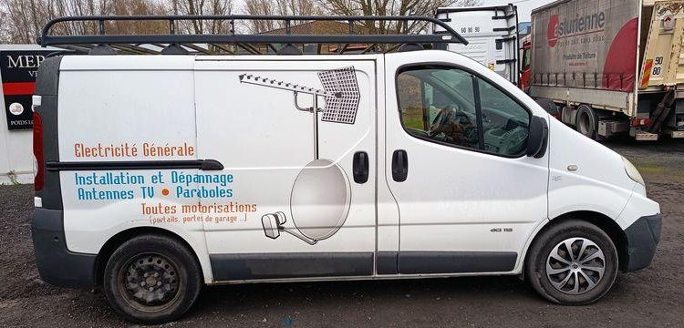 RENAULT TRAFIC II FOURGON PHASE 2 L1H1 1000kg 2.0 DCi 16V FAP 115 CV – DIESEL – AN 2011 BLANC BW-391-RA