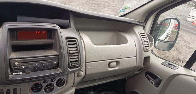 RENAULT TRAFIC II FOURGON PHASE 2 L1H1 1000kg 2.0 DCi 16V FAP 115 CV – DIESEL – AN 2011 BLANC BW-391-RA