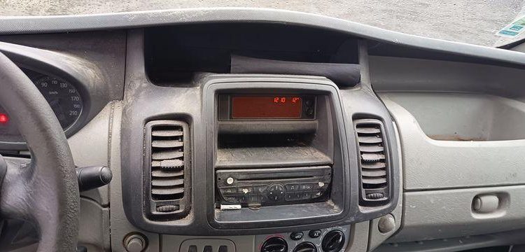 RENAULT TRAFIC II FOURGON PHASE 2 L1H1 1000kg 2.0 DCi 16V FAP 115 CV – DIESEL – AN 2011 BLANC BW-391-RA