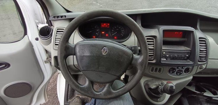 RENAULT TRAFIC II FOURGON PHASE 2 L1H1 1000kg 2.0 DCi 16V FAP 115 CV – DIESEL – AN 2011 BLANC BW-391-RA