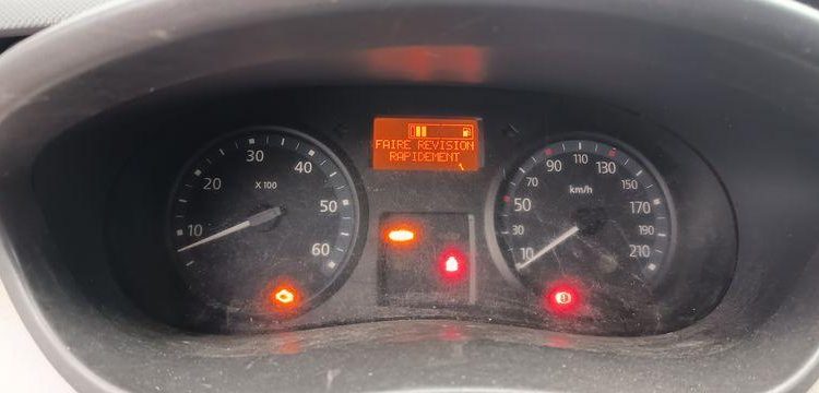 RENAULT TRAFIC II FOURGON PHASE 2 L1H1 1000kg 2.0 DCi 16V FAP 115 CV – DIESEL – AN 2011 BLANC BW-391-RA