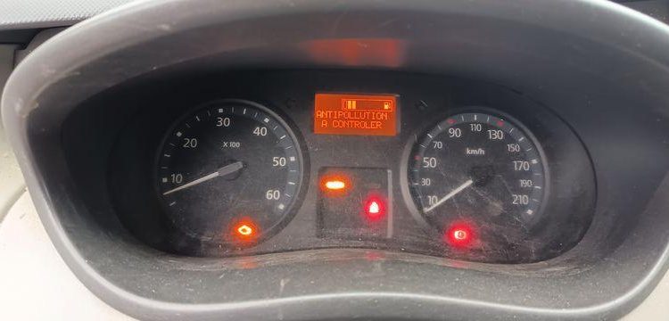 RENAULT TRAFIC II FOURGON PHASE 2 L1H1 1000kg 2.0 DCi 16V FAP 115 CV – DIESEL – AN 2011 BLANC BW-391-RA