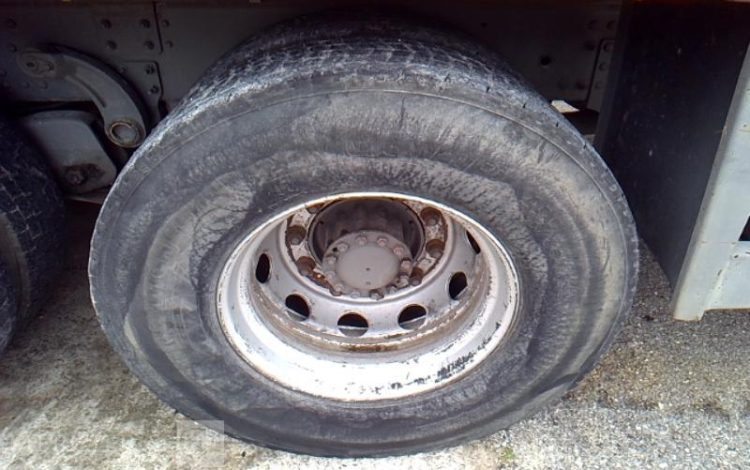 VOLVO CAMION FH12 PLATEAU GRUE 6X4  PTAC 26T JAUNE CA-695-QM