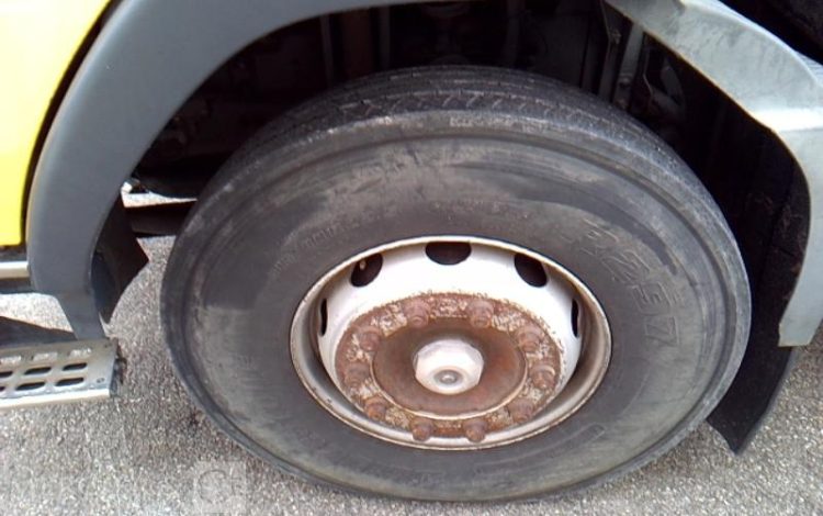 VOLVO CAMION FH12 PLATEAU GRUE 6X4  PTAC 26T JAUNE CA-695-QM