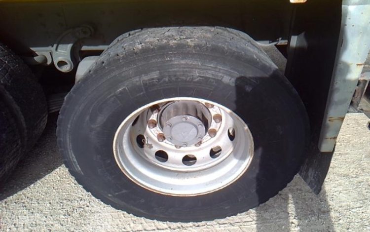 VOLVO CAMION FH12 PLATEAU GRUE 6X4  PTAC 26T JAUNE CA-695-QM