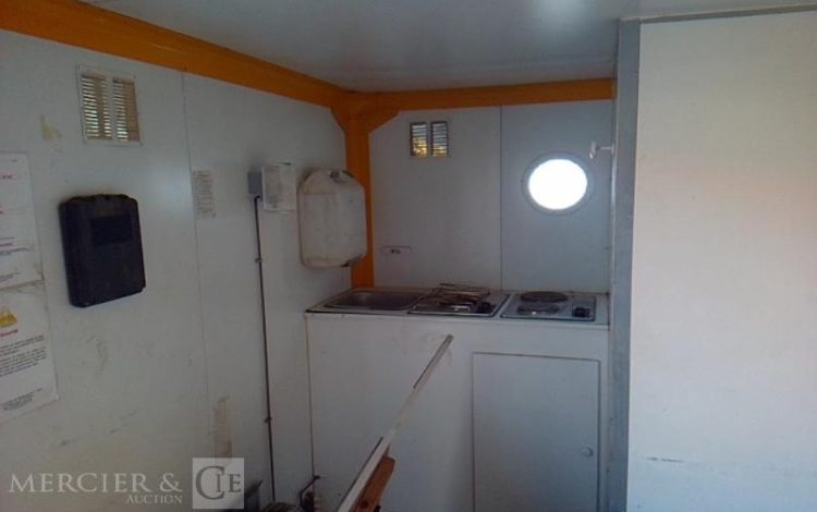 CNSE ABRI CHANTIER 9M2 ISOLE + WC  CF-798-PH