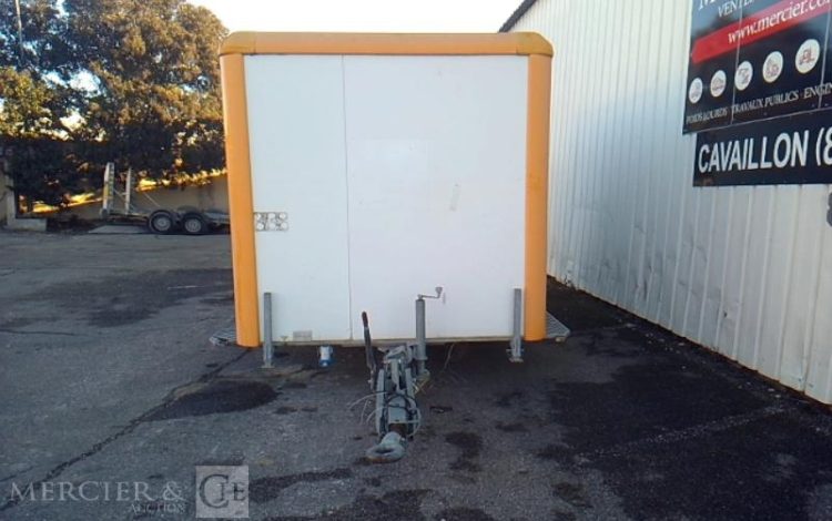 CNSE ABRI CHANTIER 9M2 ISOLE + WC  CF-798-PH