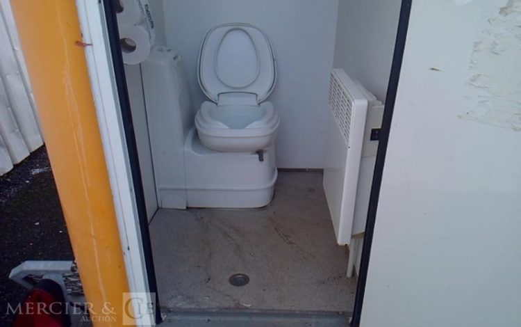 CNSE ABRI CHANTIER 9M2 ISOLE + WC  CF-798-PH