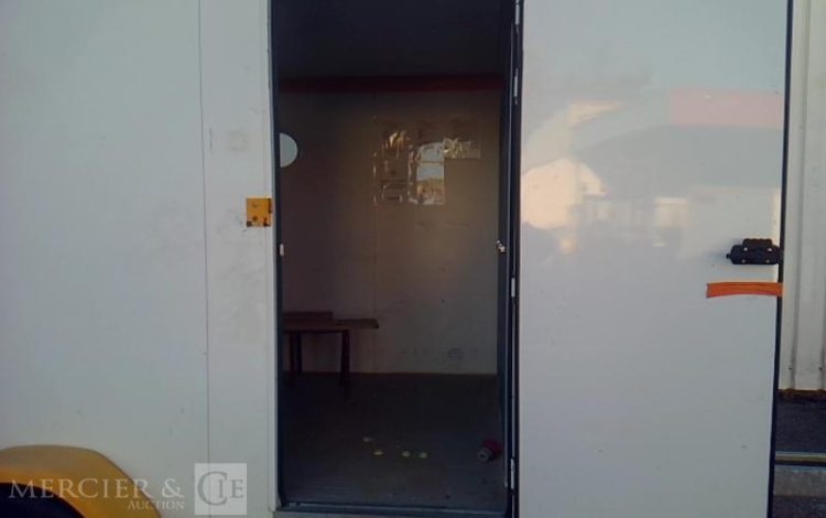 CNSE ABRI CHANTIER 9M2 ISOLE + WC  CL-533-SG