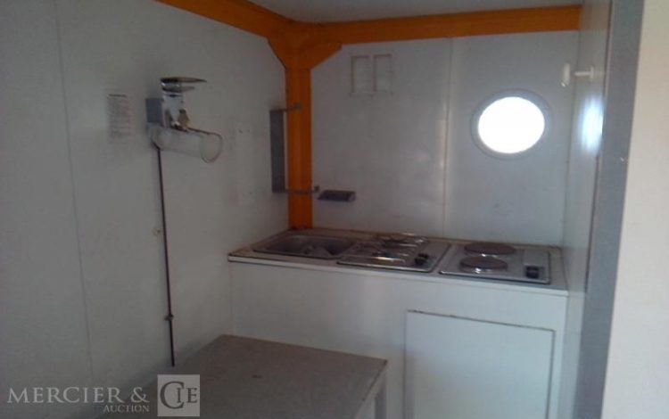 CNSE ABRI CHANTIER 9M2 ISOLE + WC  CL-533-SG