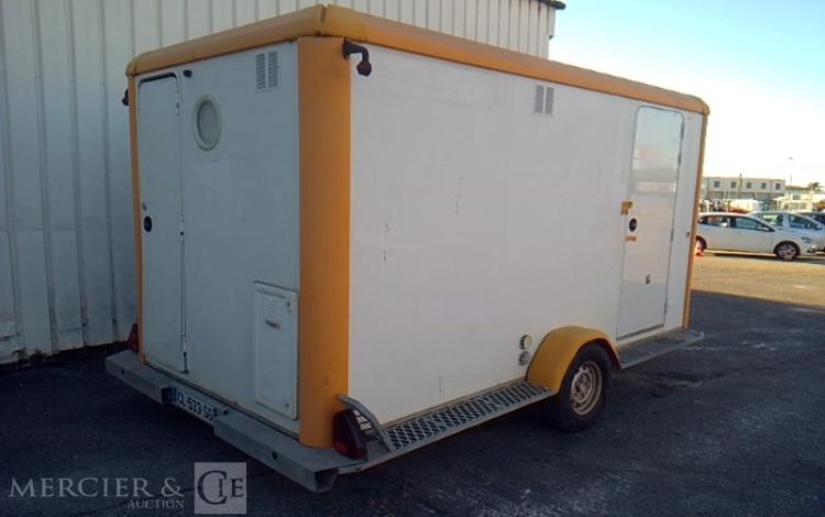 CNSE ABRI CHANTIER 9M2 ISOLE + WC  CL-533-SG