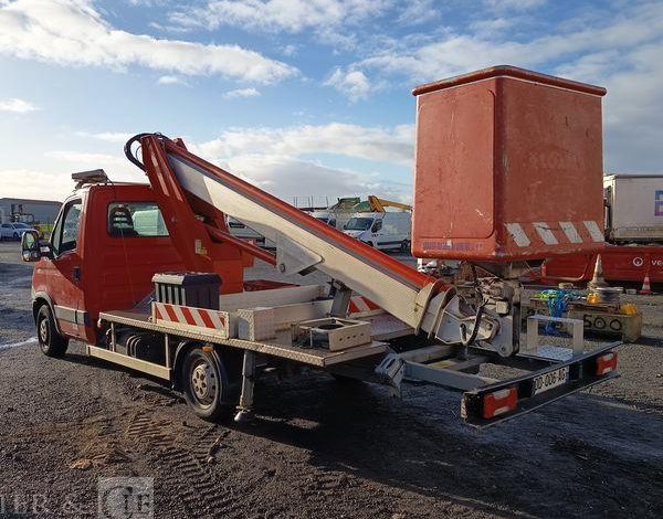 IVECO NACELLE 18M SUR VL LEGER  DD-006-AG