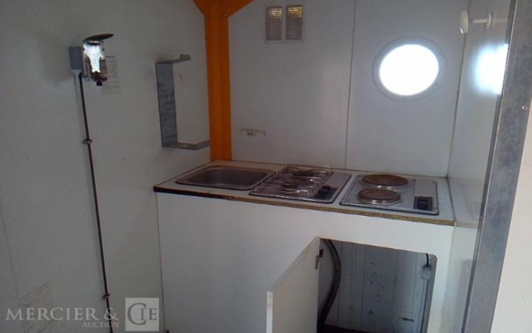 CNSE ABRI CHANTIER 9M2 ISOLE + WC  DF-388-GC