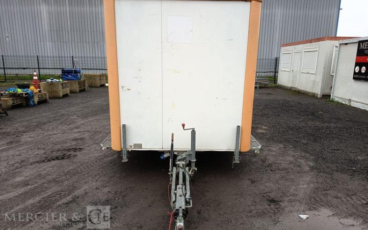 CNSE ABRI CHANTIER 9M2 ISOLE + WC  DP-304-BA