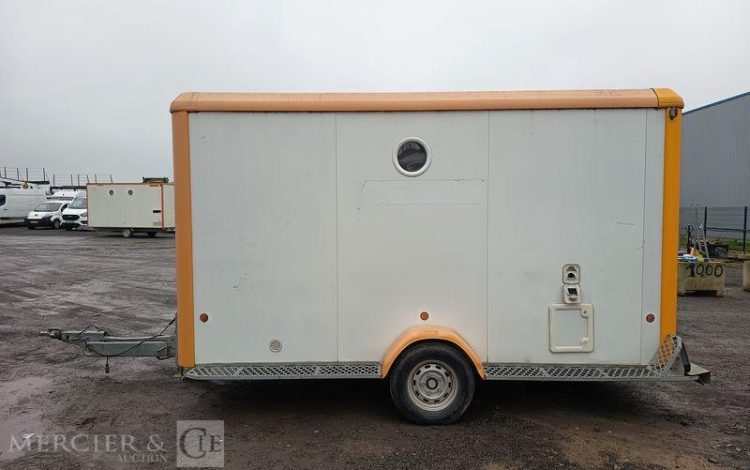 CNSE ABRI CHANTIER 9M2 ISOLE + WC  DP-304-BA