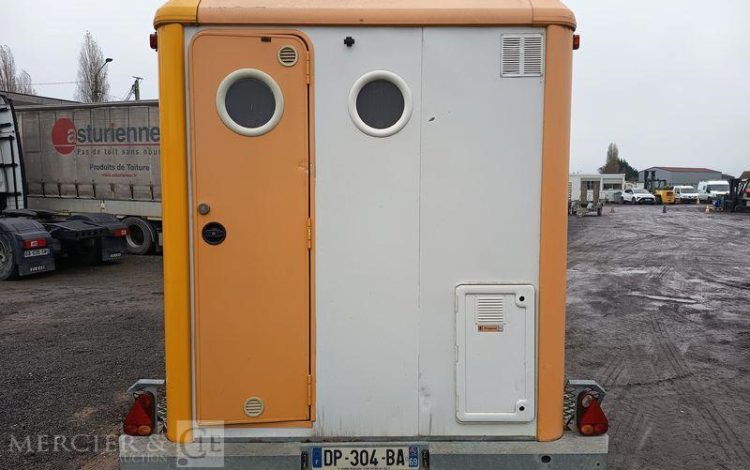 CNSE ABRI CHANTIER 9M2 ISOLE + WC  DP-304-BA