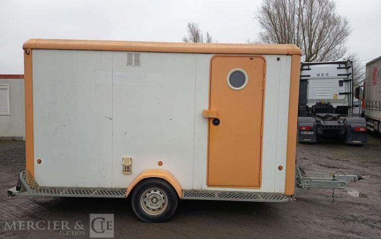 CNSE ABRI CHANTIER 9M2 ISOLE + WC  DP-304-BA