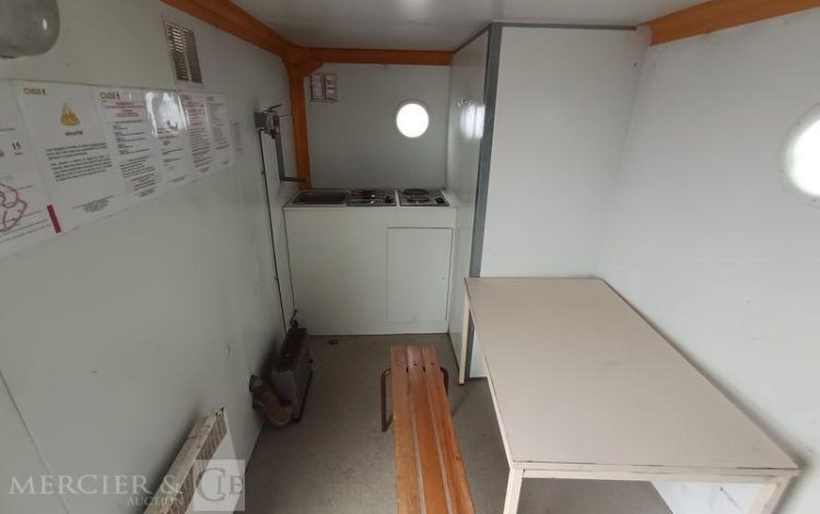 CNSE ABRI CHANTIER 9M2 ISOLE + WC  DP-304-BA