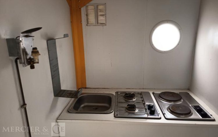 CNSE ABRI CHANTIER 9M2 ISOLE + WC  DP-304-BA