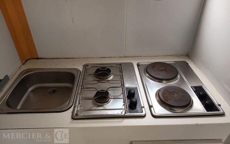 CNSE ABRI CHANTIER 9M2 ISOLE + WC  DP-304-BA