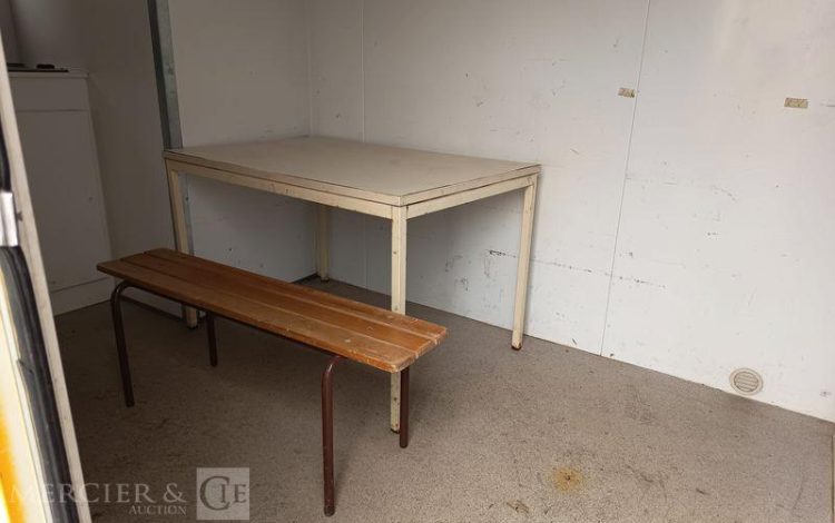 CNSE ABRI CHANTIER 9M2 ISOLE + WC  DP-304-BA