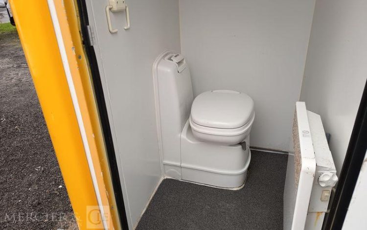 CNSE ABRI CHANTIER 9M2 ISOLE + WC  DP-304-BA