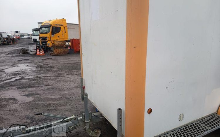 CNSE ABRI CHANTIER 9M2 ISOLE + WC  DP-304-BA