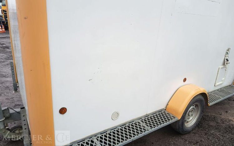 CNSE ABRI CHANTIER 9M2 ISOLE + WC  DP-304-BA